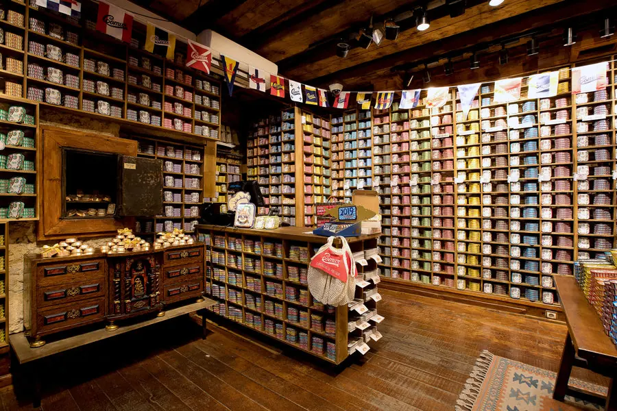 Rua dos Bacalhoeiros store